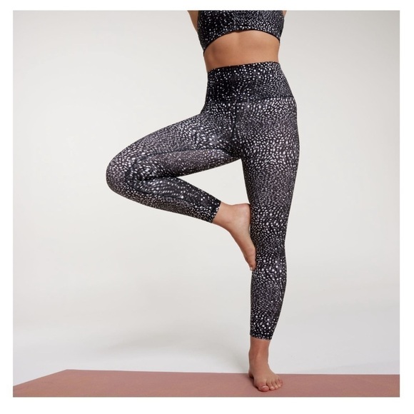 CALIA by Carrie Underwood Pants - Calia by Carrie Underwood NWT Black and White 7/8 Leggings